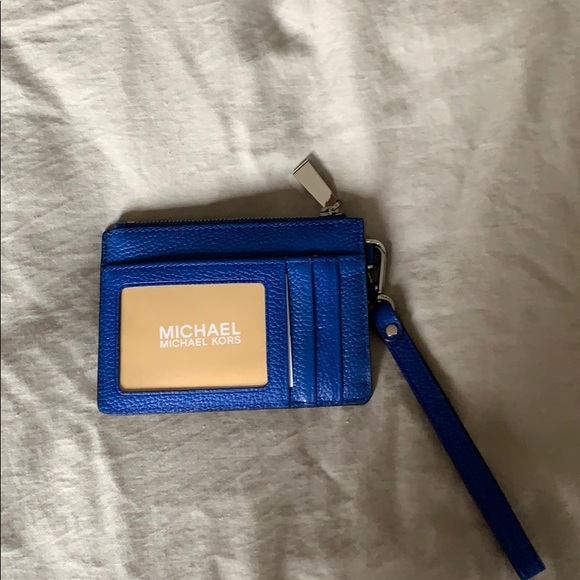 Michael Kors Blue Writlet - Picture 4 of 4